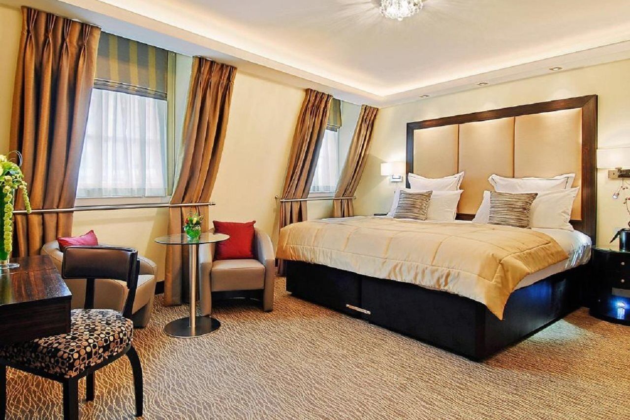 蒙卡尔姆大理石拱门酒店 伦敦 外观 照片 A room at the Mandarin Oriental, Munich